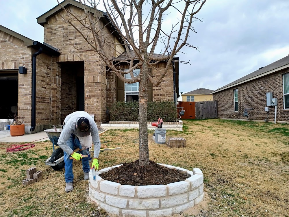 Saucedo Landscaping Services LLC